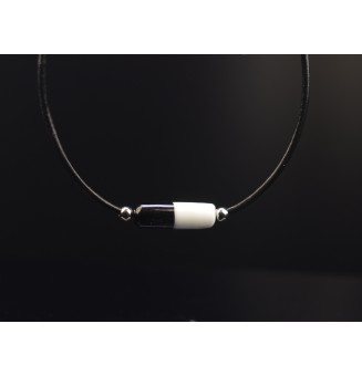 collier noir blanc avec...