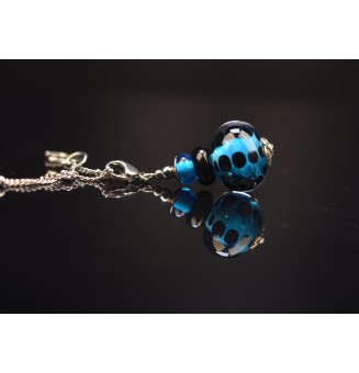 collier noir turquoise avec perles de verre 50 cm