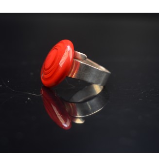 cabochon "rouge" pour bague ou collier interchangeable en verre  (sans le support )