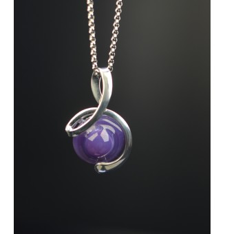 collier "violet" avec perles de verre  45+2 cm