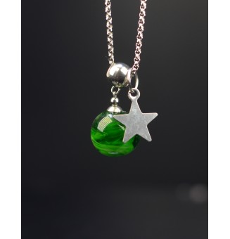 collier étoile 45 + 3 cm "vert rosetta" perles de verre filé au chalumeau